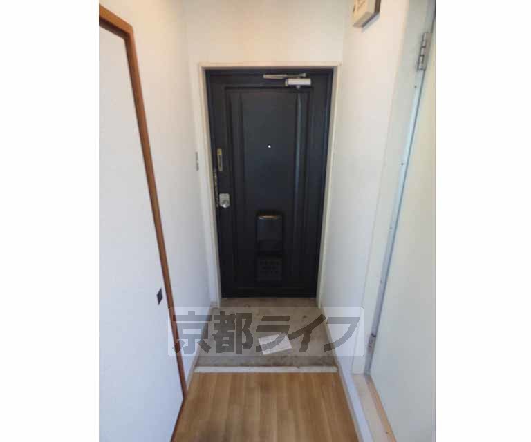 その他部屋・スペース　玄関からすぐ居室に入れます。