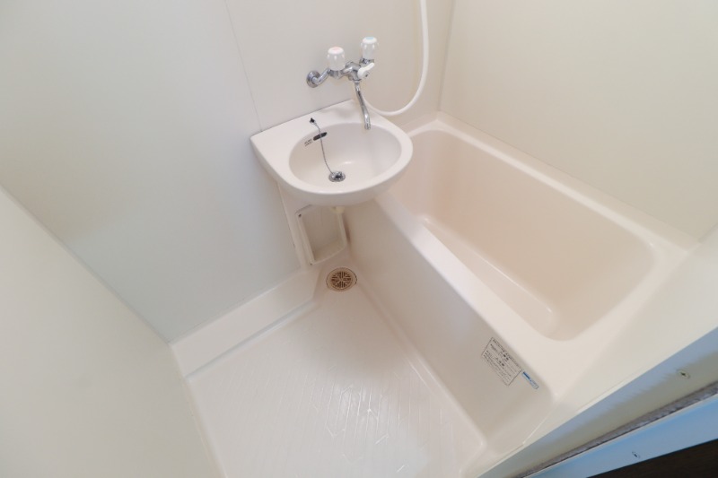 バス・シャワールーム　図面と現状に相違がある場合には現状を優先