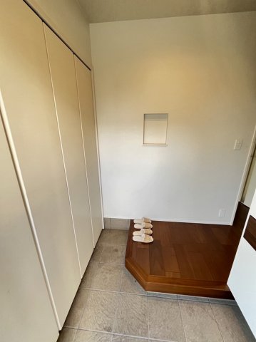 玄関　エアコン２台有り　残置物