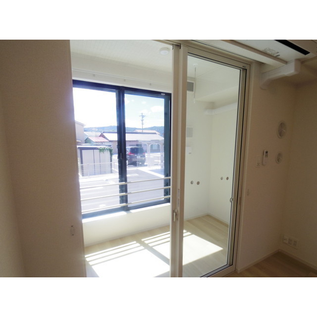 バルコニー　※サンルームタイプ