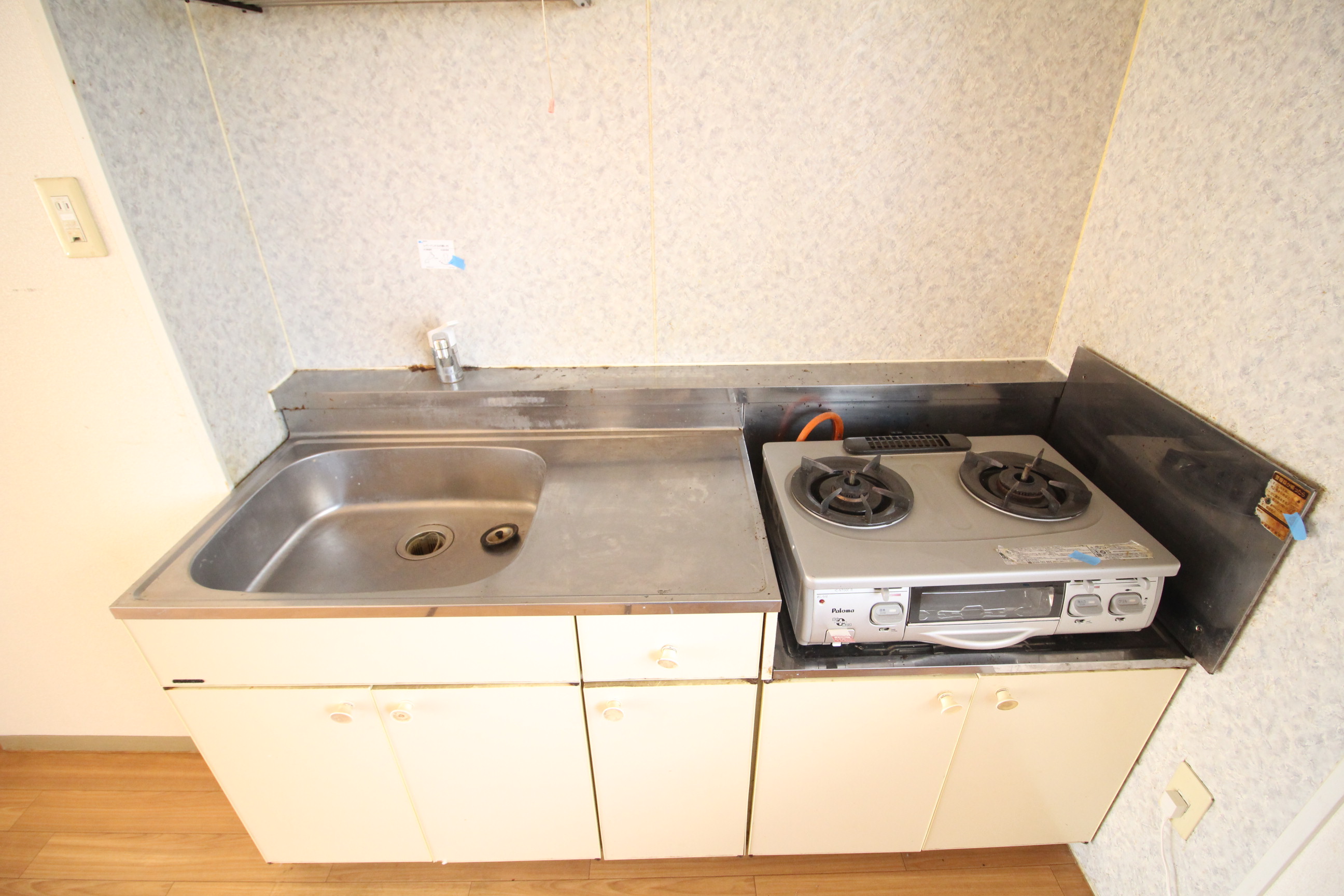 キッチン　キッチン用具収納スペースもしっかりあります！