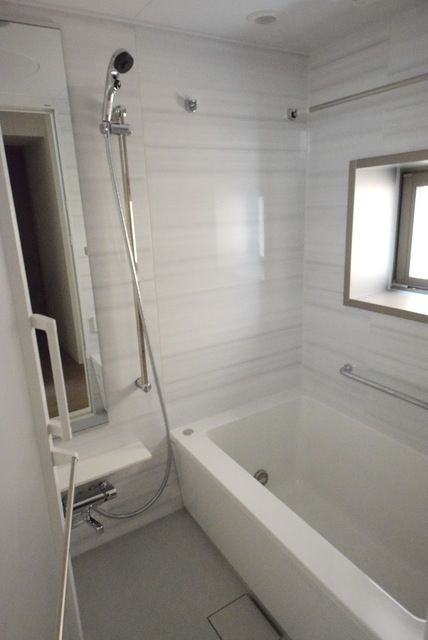 バス・シャワールーム　バス