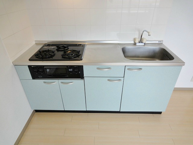 キッチン　キッチン3口ガスコンロ&グリル付き