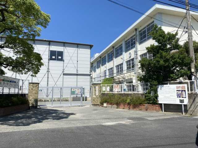 小学校　福岡市立小学校今宿小学校（小学校）まで887m
