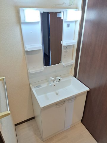 洗面設備　生活に欠かせない独立洗面台です