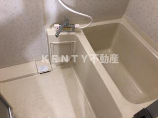 バス・シャワールーム　落ち着いた空間のお風呂です