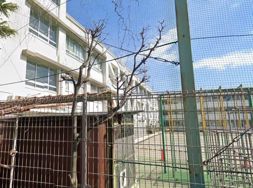 小学校　北区立王子第五小学校（小学校）まで430m