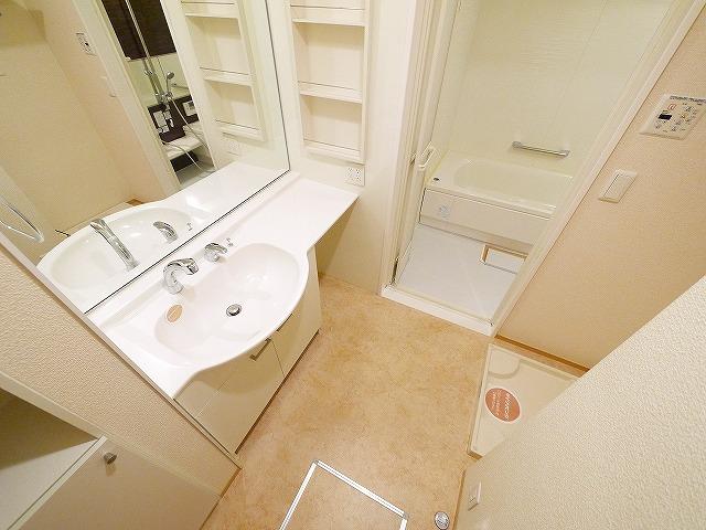 洗面設備　忙しい朝には欠かせない洗面所です