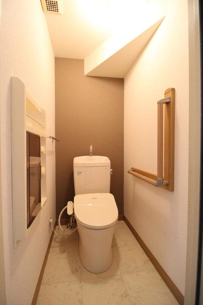 トイレ　便器本体とシャワートイレ付帯！！