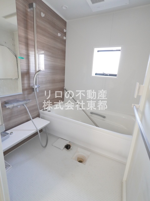 その他共有部分　蓋つきのゴミ置き場あります。衛生的ですね♪