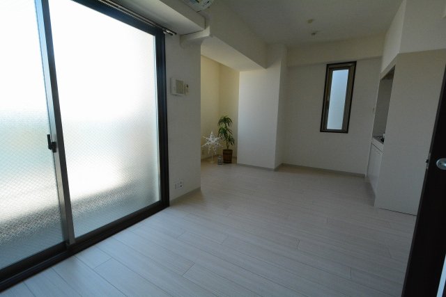 居室・リビング　床色が明るくて綺麗です♪