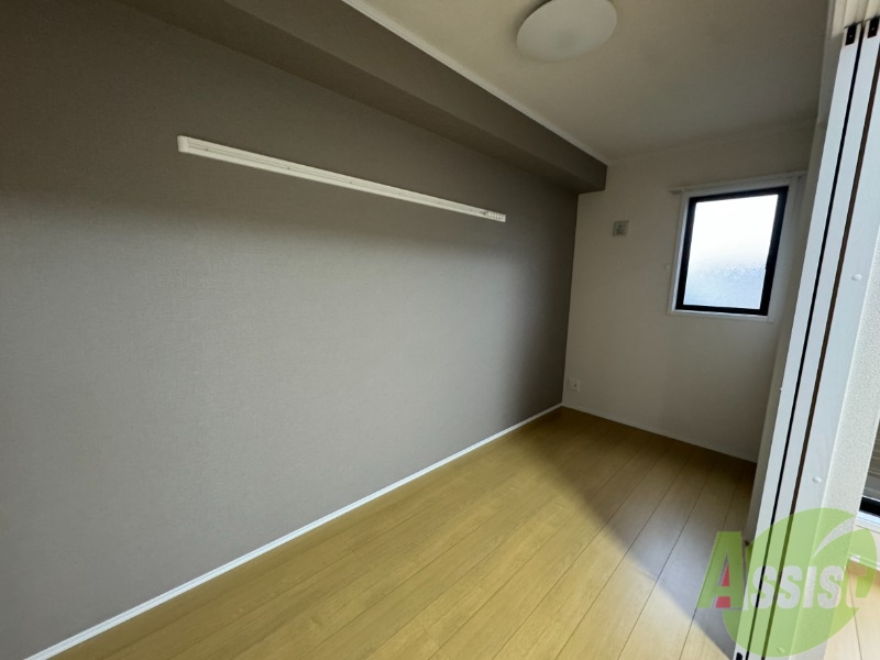 その他部屋・スペース　寝室になりそうな洋室です。シンプルで落ち着きますね。