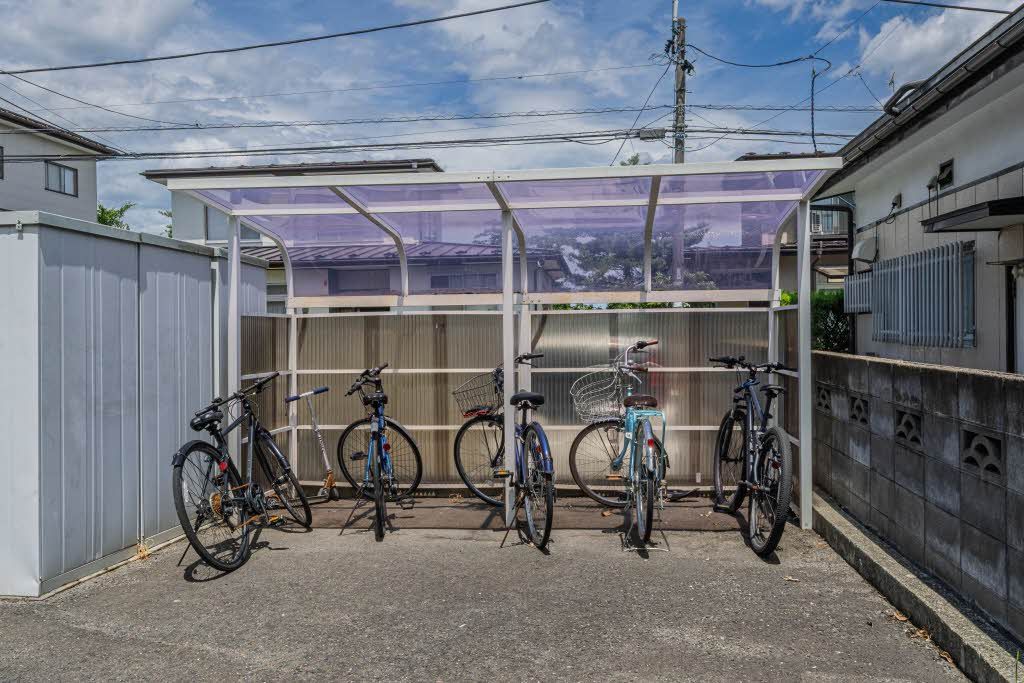 建物外観　駐輪場