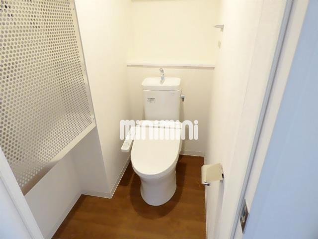 トイレ　温水洗浄便座付きのトイレ