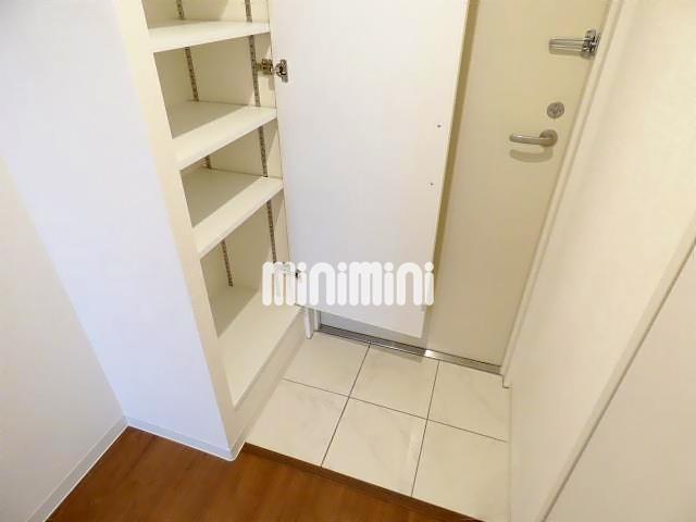 玄関　下駄箱付きの玄関