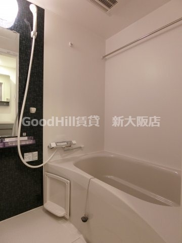 バス・シャワールーム　セレニテ西中島アリア弐番館