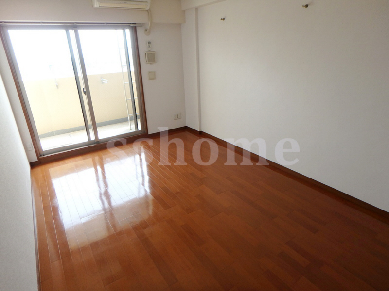 居室・リビング　日当たり良好の室内です