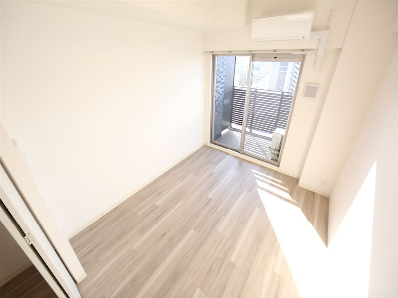 居室・リビング　洋室6.8帖　クローゼット付（収納充実してます）