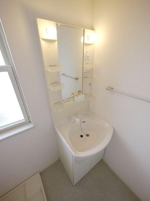 洗面設備　★独立洗面台の様子★