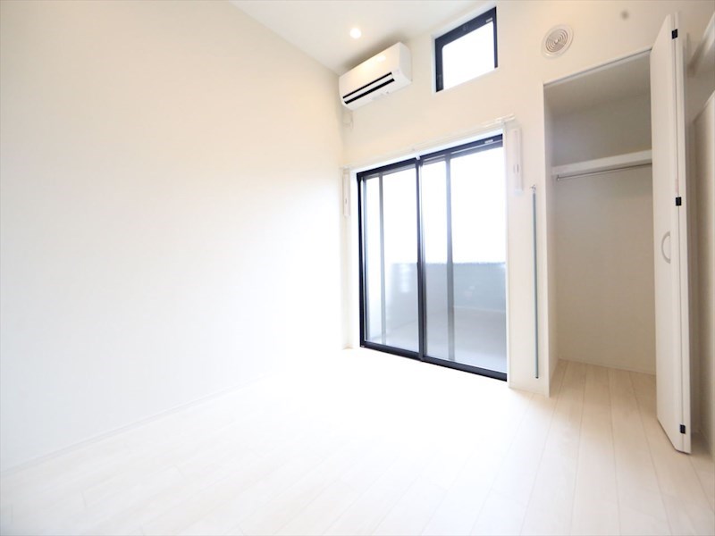 バルコニー　洋室6帖　ロフト6.4帖（寝室にも使えます）　同仕様写真