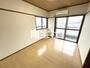 居室・リビング　洋間６畳です
