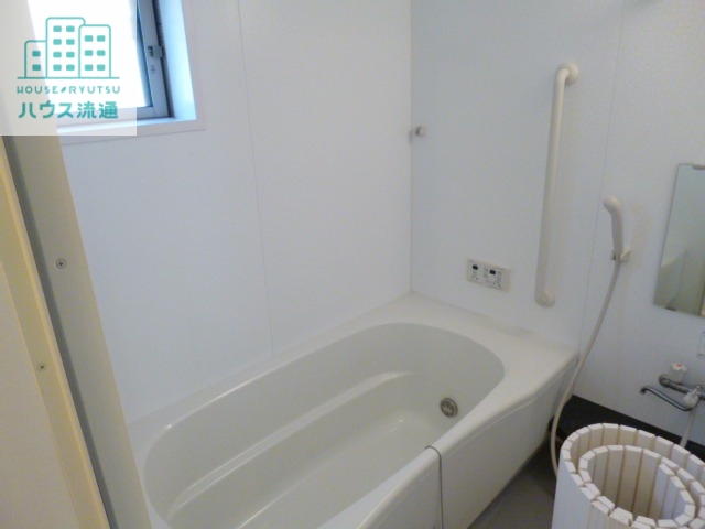 バス・シャワールーム　※同タイプ別号室のお写真です