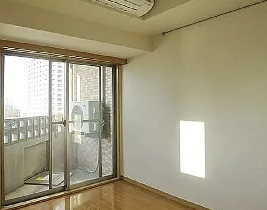 居室・リビング　別部屋の写真を使用しております。