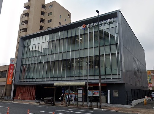 銀行　西日本シティ銀行 三萩野支店（銀行）まで451m