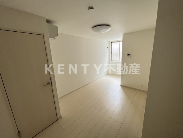 居室・リビング　こちらのリビングで趣味の時間をお楽しみください