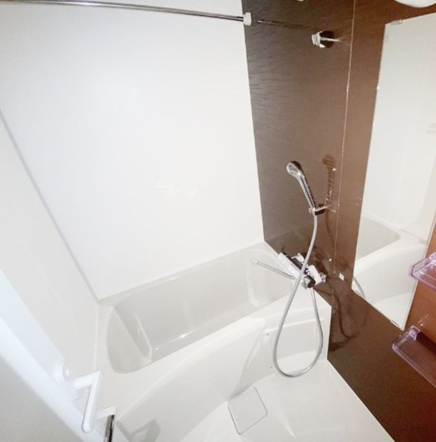 バス・シャワールーム　別部屋同仕様タイプ