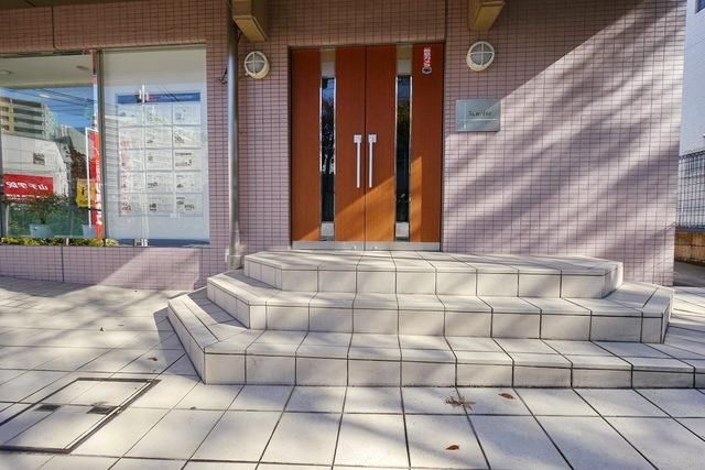 エントランス　エントラス