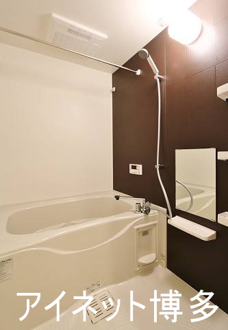 バス・シャワールーム　一日の汗や疲れはこちらで癒やしてください