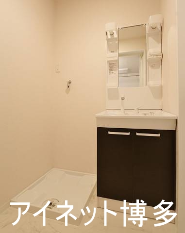 洗面設備　お出かけ前の身支度はこちらでバッチリ