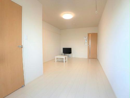 居室・リビング　（反転あり）設備・使用は号室により異なり現況を優先致します。