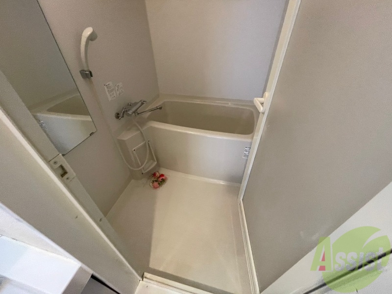 バス・シャワールーム　お風呂になります。一日の疲れを癒してくださいね。