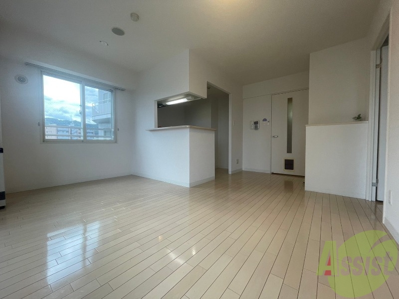 居室・リビング　広くてキレイなお部屋が広がっていて、充実した生活が送れそう。