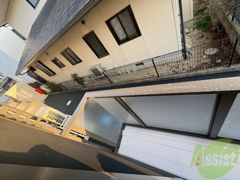 バルコニー　バルコニーです。外干しも可能となっております。