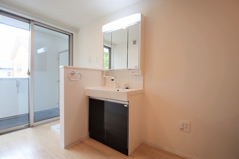洗面設備　※同物件別号室写真となります。