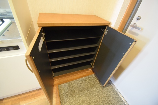 玄関　玄関にシューズボックスあります♪