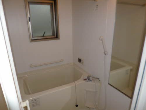 バス・シャワールーム　一日の疲れを洗い流してください☆