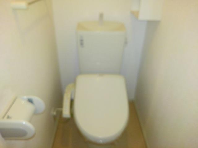 トイレ　温水洗浄便座付き☆