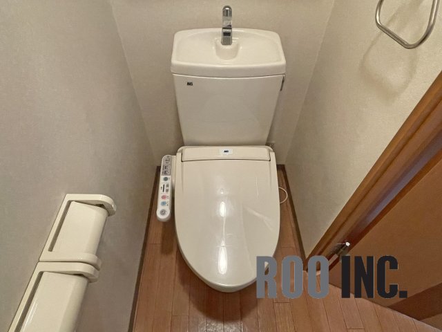 トイレ　写真は反転のお部屋です