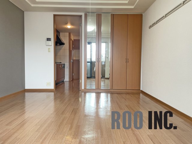 居室・リビング　写真は反転のお部屋です