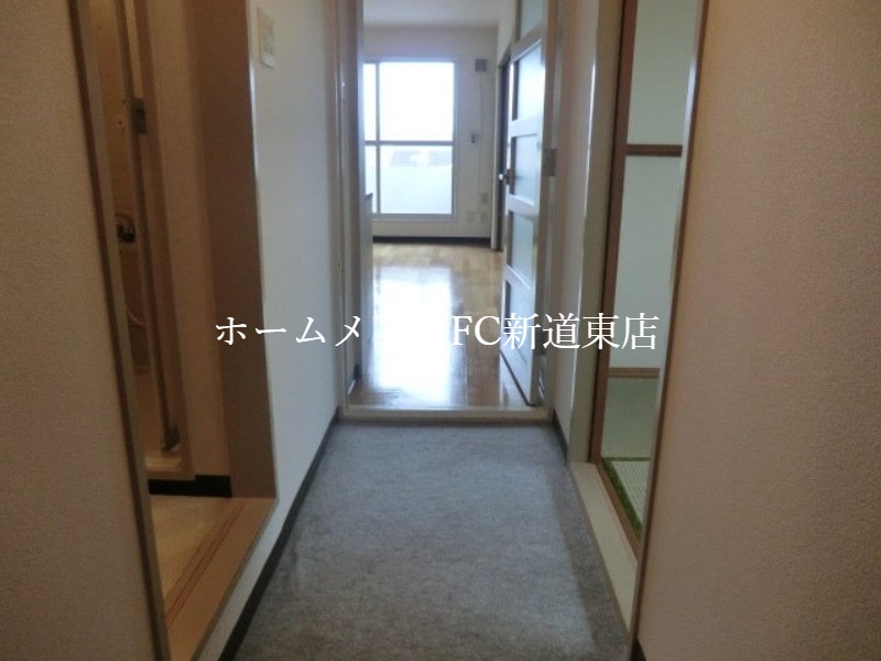 エントランス　廊下