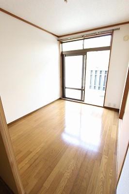 居室・リビング　※同タイプ別のお部屋の写真です。