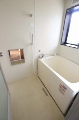 バス・シャワールーム　※同タイプ別のお部屋の写真です。