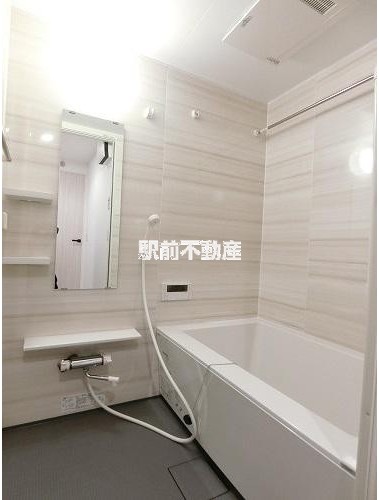 バス・シャワールーム　※間取り反転タイプ