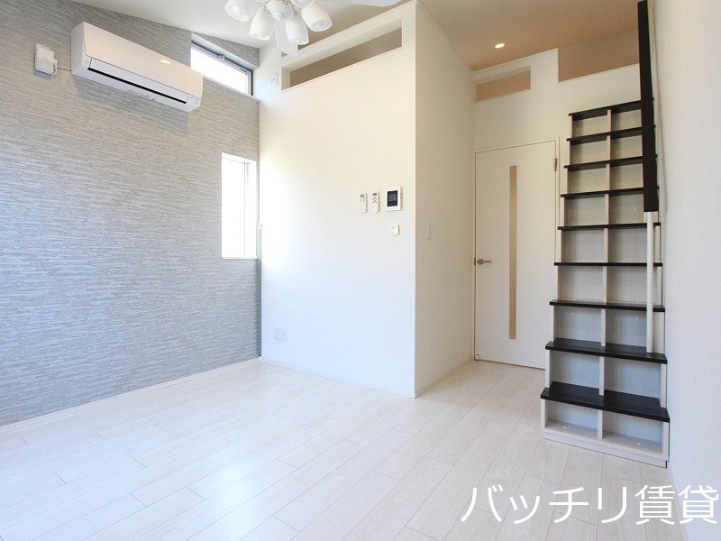 居室・リビング　画像は同型タイプの為、現状を優先致します。