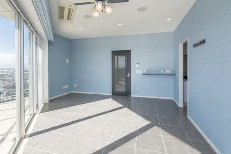 居室・リビング　エントランス