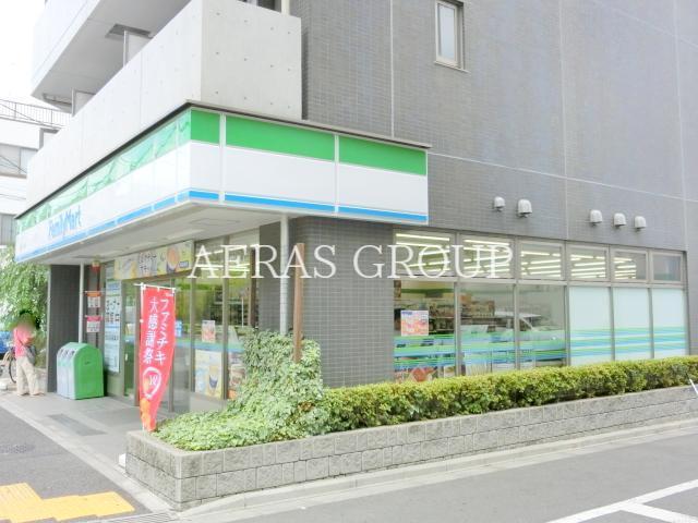 コンビニ　ファミリーマート志茂二丁目店（コンビニ）まで160m